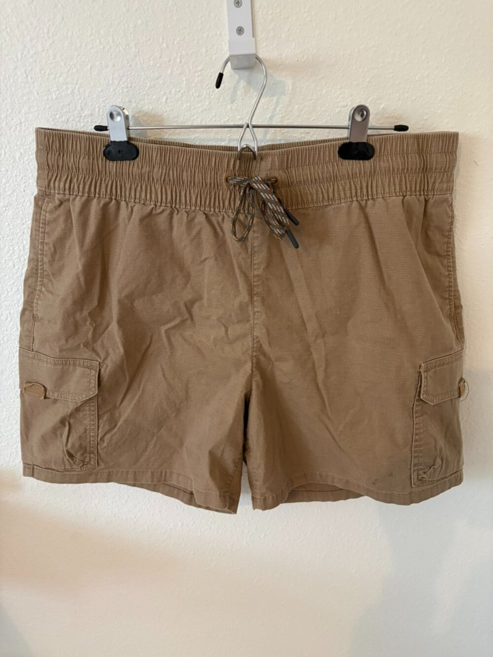 Eddie Bauer brown cargo hiking shorts